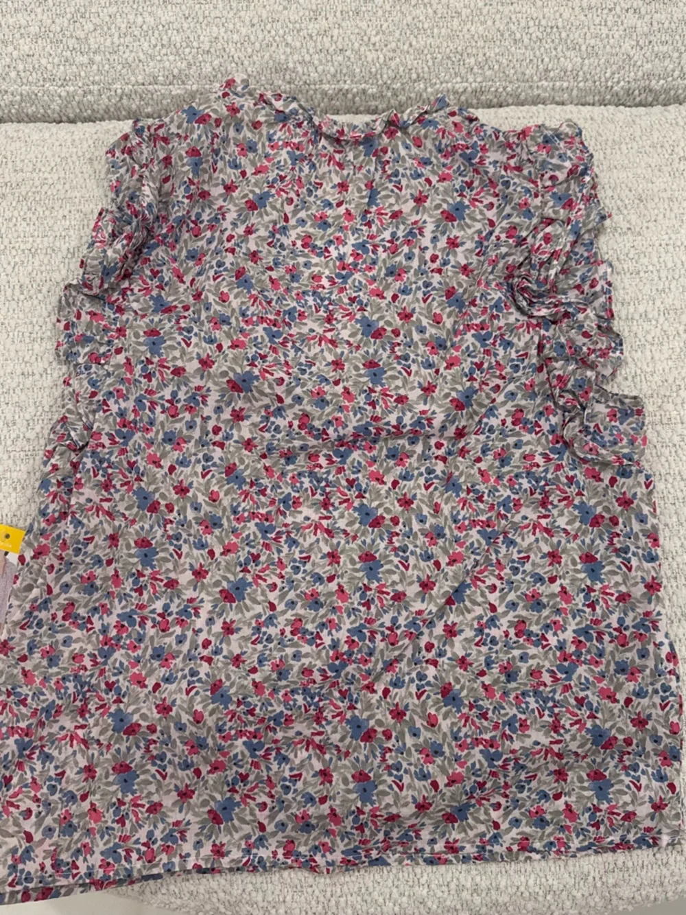 NWT BB Dakota Floral Ruffle Sleeve Top